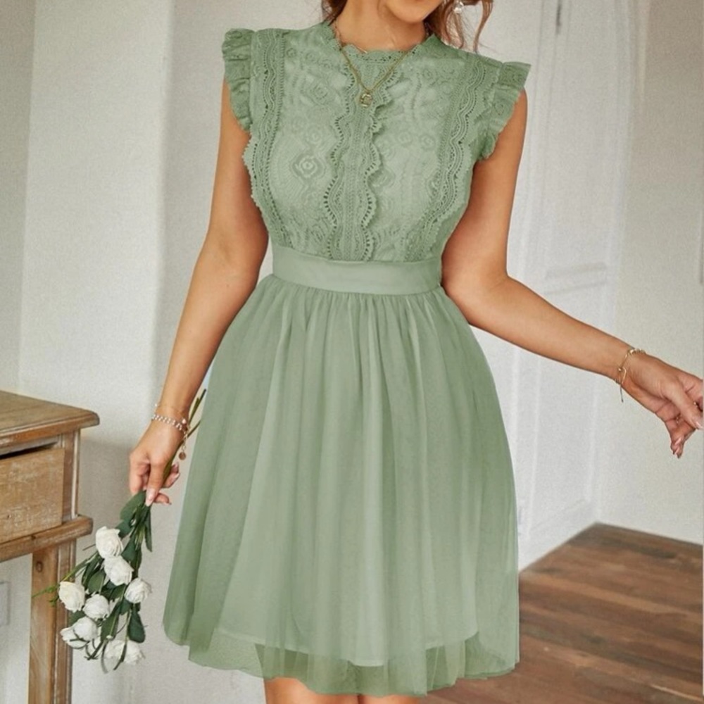 Boho green lace insert mesh ruffle hem mini dress - Picture 2 of 4